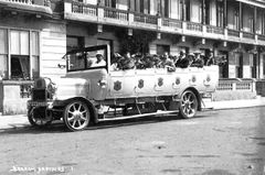 A-Charabanc-outing-at-Carlisle-Parade-1922.